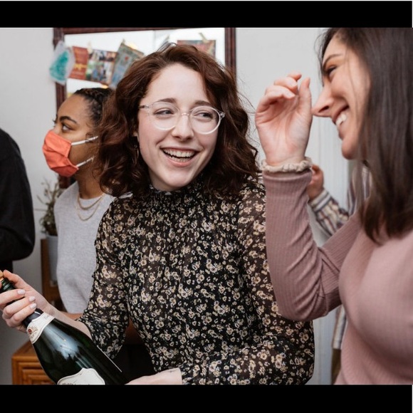 Meet your Posher, Kayla - Picture 1 of 1